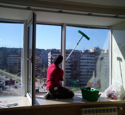 Мытье окон в однокомнатной квартире Тара